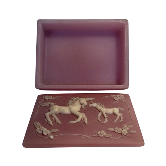 Vintage Unicorn Incolay Stone Jewelry Box. Pre owned. - Picture 2 of 4